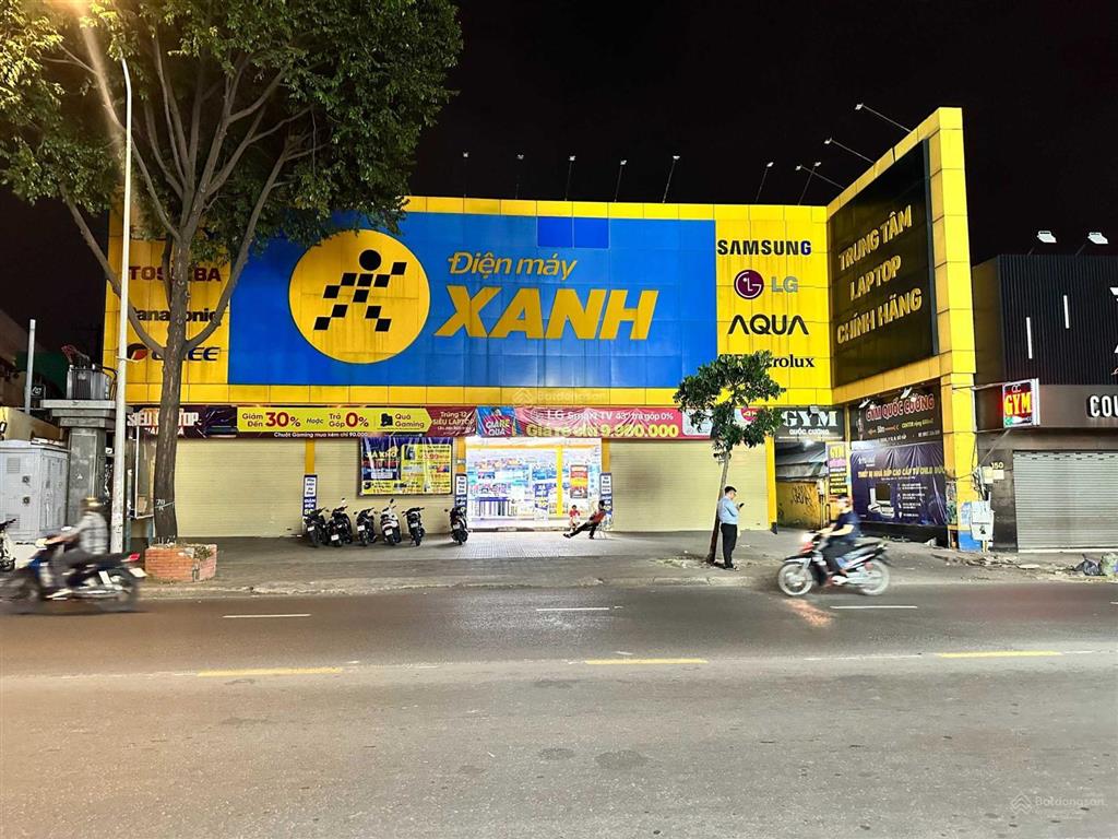 Cho thuê nhà mt 152 đường quang trung, p. 10, gò vấp. trệt. diện tích 20x20m.