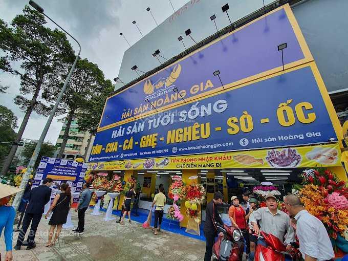 Cho thuê nhà góc 6mt số 241 đường nguyễn tri phương, p. 5, q. 10. dt 25x15m, 3 lầu. dtsd 460m2