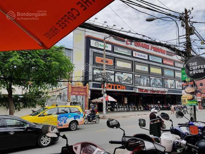 Cho thuê nhà góc 2mt số 444 đường lê quang định, p11, bình thạnh. dt 29x30m. 3 tầng. dtsd 2.600m2