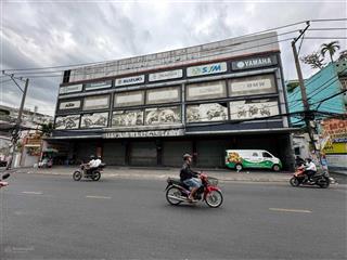 Cho thuê nhà góc 2mt số 444 đường lê quang định, p11, bình thạnh. dt 29x30m. 3 tầng. dtsd 2.600m2