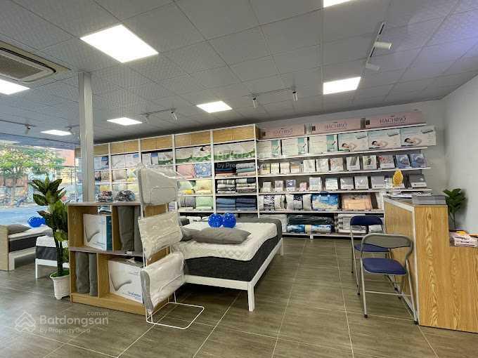 Cho thuê nhà mặt tiền đường lý thường kiệt, phường 14, quận 10. dt 8x20m. trệt. dtsd 160m2