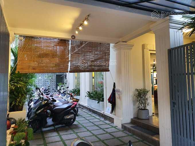 Cho thuê nhà mặt tiền đường trần quang diệu, phường 14, quận 3. dt 15x35m. 2 lầu. dtsd 1.050m2