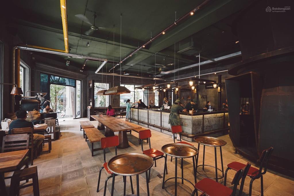 Góc 2mt nguyễn gia trí, p. 25, bình thạnh. dt 10x20m. trệt lầu. dtsd 400m2