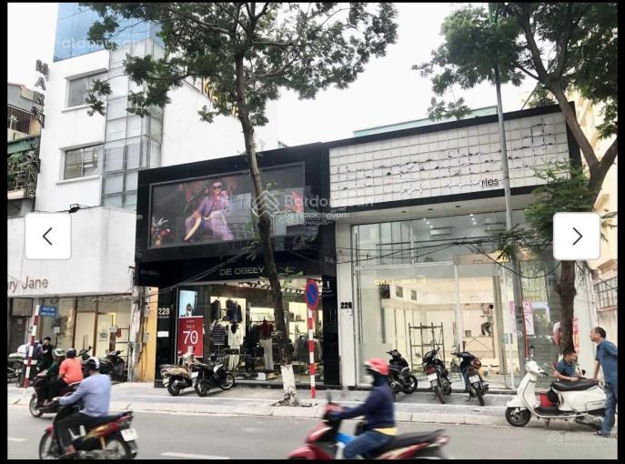 Cho thuê nhà mặt tiền đường phan chu trinh, quận 1. dt 15x25m. 1 trệt. dtsd 375m2