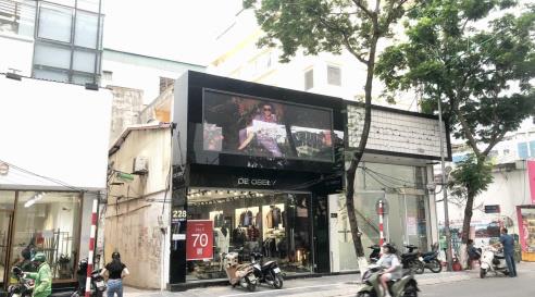 Cho thuê nhà mặt tiền đường phan chu trinh, quận 1. dt 15x25m. 1 trệt. dtsd 375m2