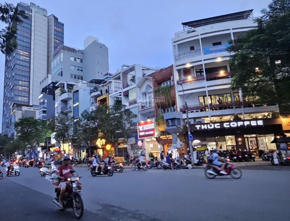 Cho thuê nhà góc 2 mặt tiền số 85 nguyễn cư trinh, quận 1. dt 15x10m, 1 trệt 3 lầu