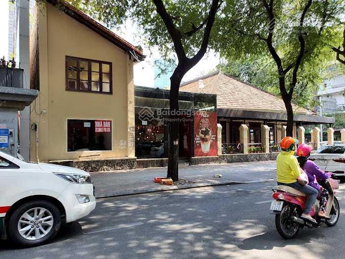 Cho thuê góc 2 mặt tiền số 75 nguyễn du với pasteur, quận 1, dt 25x28m, 1 trệt, dtsd 700m2