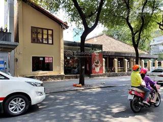Cho thuê góc 2 mặt tiền số 75 nguyễn du với pasteur, quận 1, dt 25x28m, 1 trệt, dtsd 700m2