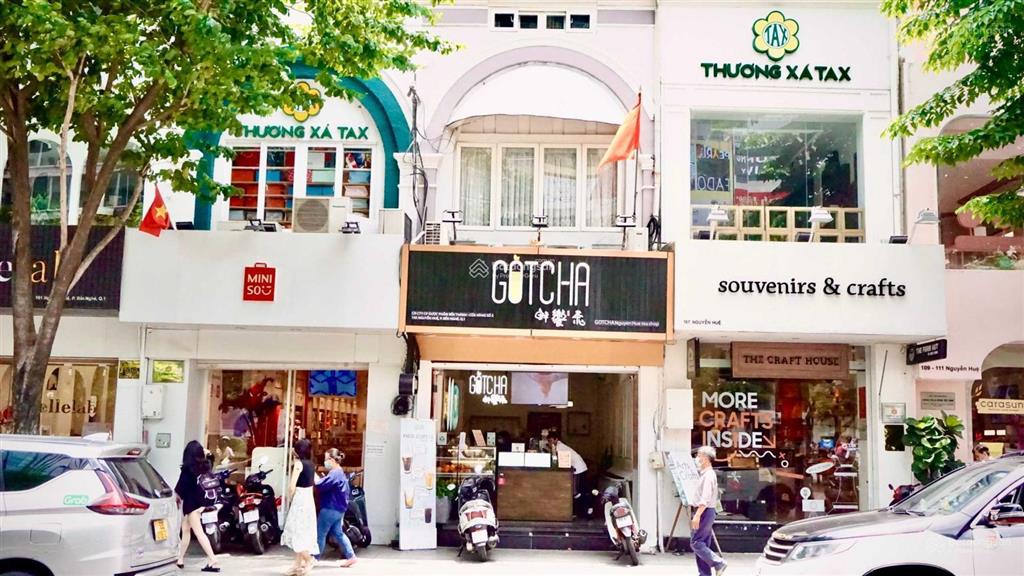 Cho thuê mặt bằng tại phố đi bộ nguyễn huệ, quận 1. dt 8x20m. trệt lầu
