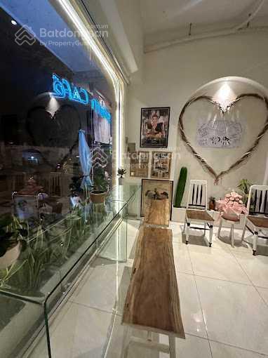 Cho thuê nhà mặt tiền đường thái văn lung, quận 1. dt 11x18m. trệt lầu. dtsd 400m2