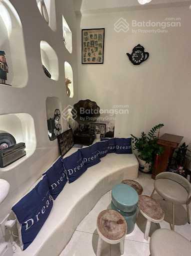 Cho thuê nhà mặt tiền đường thái văn lung, quận 1. dt 11x18m. trệt lầu. dtsd 400m2