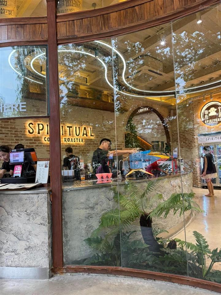 Cho thuê mặt bằng trường chinh, quận tân bình. dt 10x20m