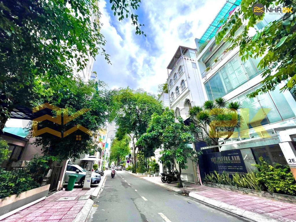 Cho thuê nhà mặt tiền đường hồ xuân hương, phường 6, quận 3. dt 12x40m. 2 lầu. dtsd 960m2