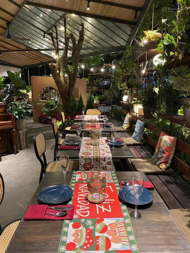 Mặt bằng quận 7 phù hợp làm nhà hàng sân vườn  cà phê không gian mở