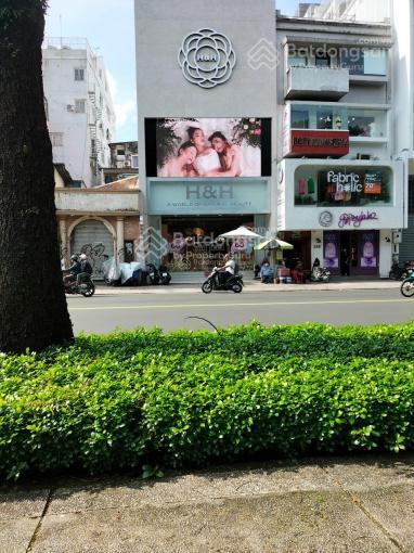 Cho thuê nhà mặt tiền đường hai bà trưng, phường 6, quận 3. dt 17x25m. trệt 2 lầu. dtsd 1.200m2