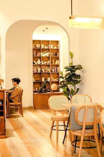 Cho thuê nhà mặt tiền đường nam kỳ khởi nghĩa, quận 3. dt 20x50m. trệt lầu. dtsd 2.000m2