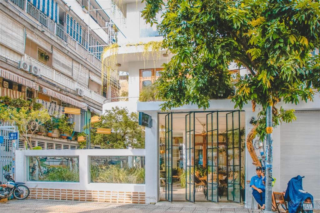 Cho thuê nhà mặt tiền đường nam kỳ khởi nghĩa, quận 3. dt 20x50m. trệt lầu. dtsd 2.000m2