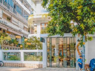 Cho thuê nhà mặt tiền đường nam kỳ khởi nghĩa, quận 3. dt 20x50m. trệt lầu. dtsd 2.000m2