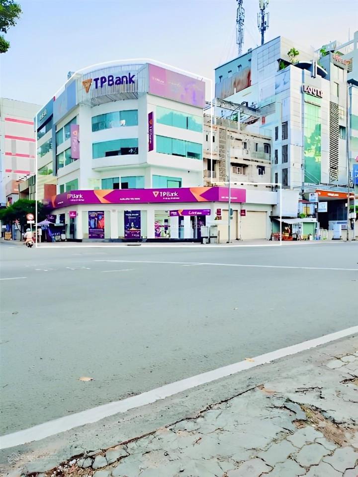 Cho thuê nhà mặt tiền 456a nguyễn thị minh khai, quận 3. dt 14x22.26m. t 5 lầu. dtsd 1.900m2
