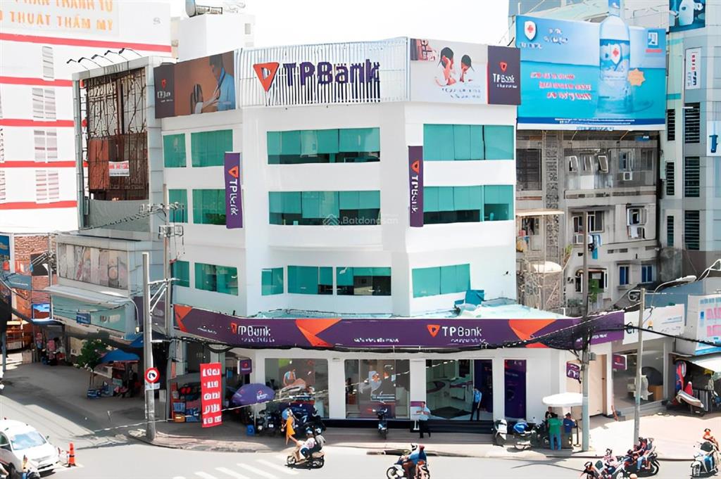 Cho thuê nhà mặt tiền 456a nguyễn thị minh khai, quận 3. dt 14x22.26m. t 5 lầu. dtsd 1.900m2