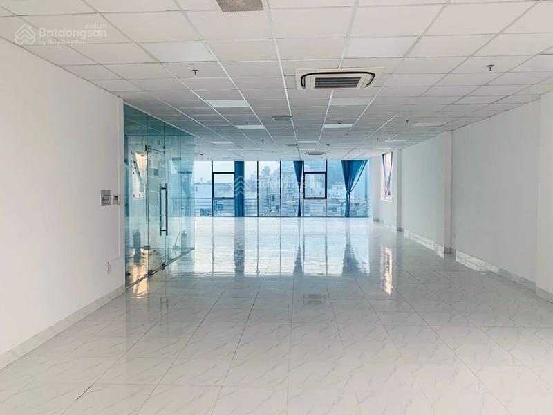Cho thuê nhà mặt tiền đường tôn đức thắng, quận 1. dt 20x34m. hầm trệt lửng 9 lầu. dtsd 7.500m2