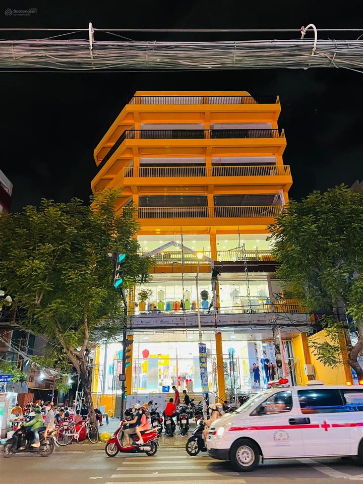 Cho thuê góc 2mt số 495  495  497 nguyễn thị thập, quận 7, 15.2x22m, 1 hầm 7 lầu, dtsd 2.600m2