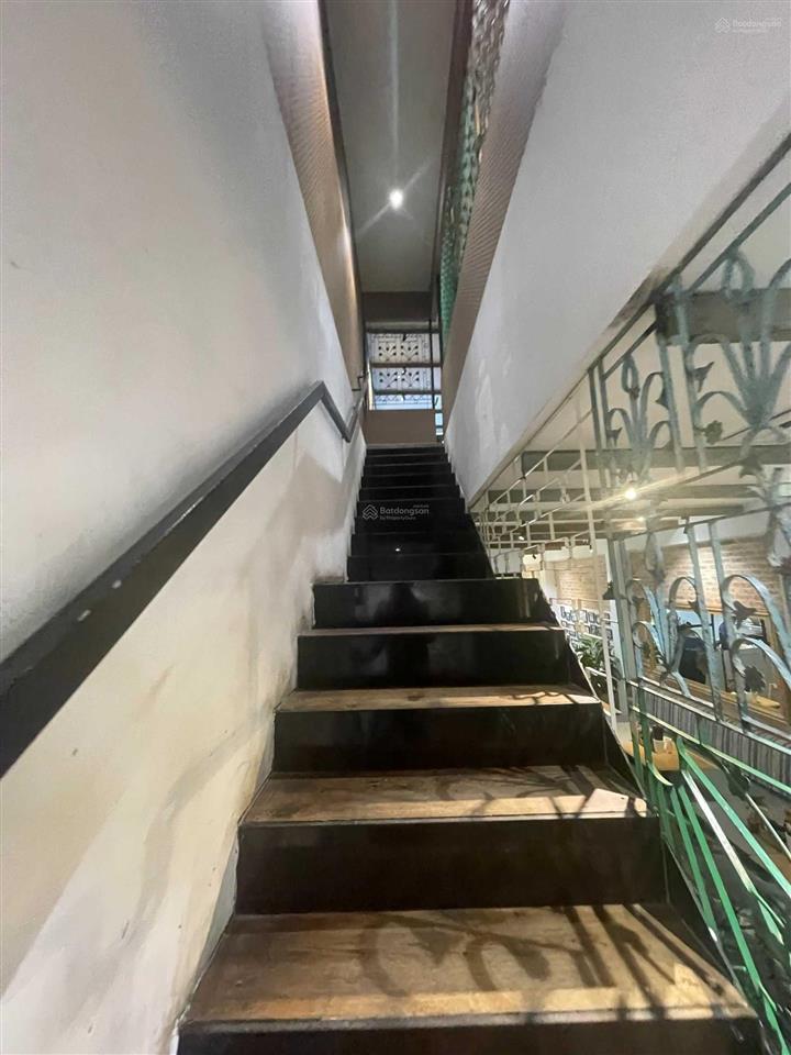 Cho thuê nhà mặt tiền đường nam kỳ khởi nghĩa, quận 3. dt 20x32m. 2 hầm trệt 12 lầu. dtsd 8.500m2