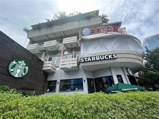 Cho thuê nhà mặt tiền đường cách mạng tháng tám, phường 4, quận 3. dt 20x30m. 3 lầu. dtsd 1.800m2