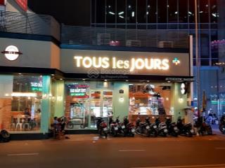 Cho thuê mặt bằng đường cách mạng tháng tám, quận 3. ngang 8 mét