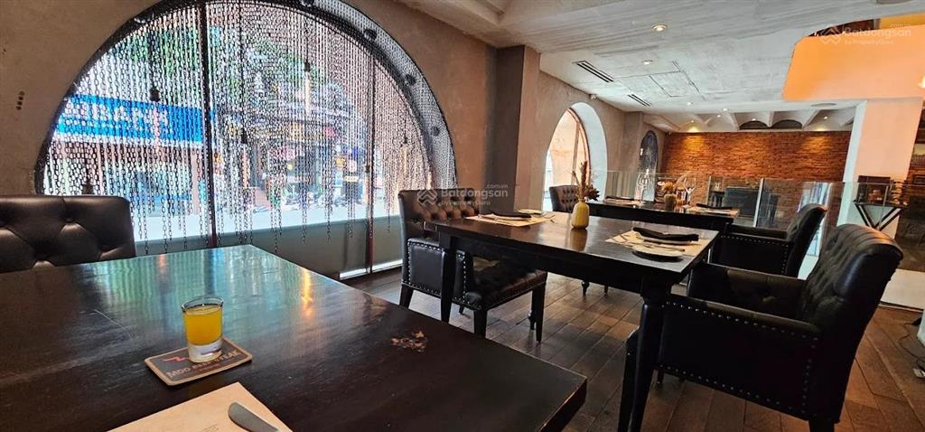 Cho thuê mặt bằng đường ngô đức kế, bến nghé, quận 1. dt 8x30m