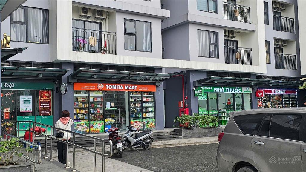 Bán shop chân đế sát sảnh vinhomes smart city 43m2  dòng tiền 550tr một năm  hỗ trợ vay ngân hàng
