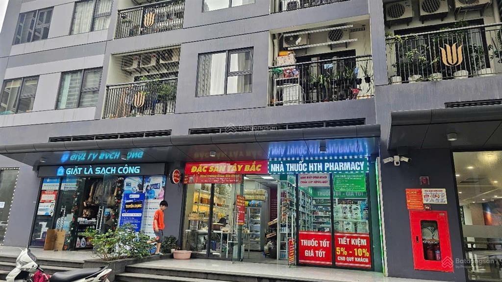 Bán shop chân đế sát sảnh vinhomes smart city 43m2  dòng tiền 550tr một năm  hỗ trợ vay ngân hàng