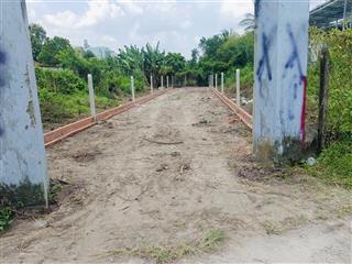 Chính chủ cần bán lô đất thổ cư 170m2 sát bên chợ phước thạnhcủ chi. giá 1tỷ6, shr,xây dựng tự do