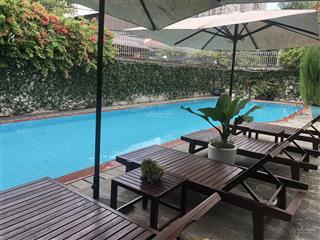 Chính chủ cho thuê biệt thự villa vườn nằm ngay đối diện phố đi bộ xuân thuỷ ,thảo điền