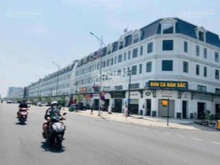 Chính chủ cho thuê shophouse diện tích sử dụng lên tới 1500 m2 sử dụng giá chỉ 210 triệu \ tháng