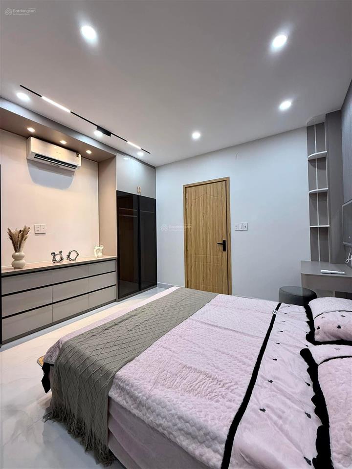 Chính chủ cần bán ngộp căn siêu dài dt khủng lê văn sỹ, p14, q3, 63.28m2,giá 4 tỷ 350 sổ hồng riêng