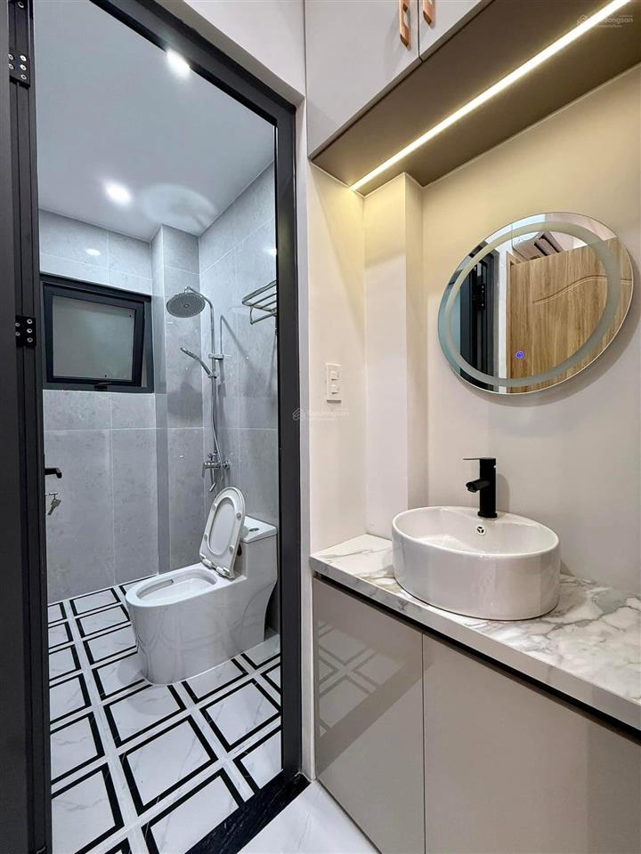 Chính chủ cần bán ngộp căn siêu dài dt khủng lê văn sỹ, p14, q3, 63.28m2,giá 4 tỷ 350 sổ hồng riêng