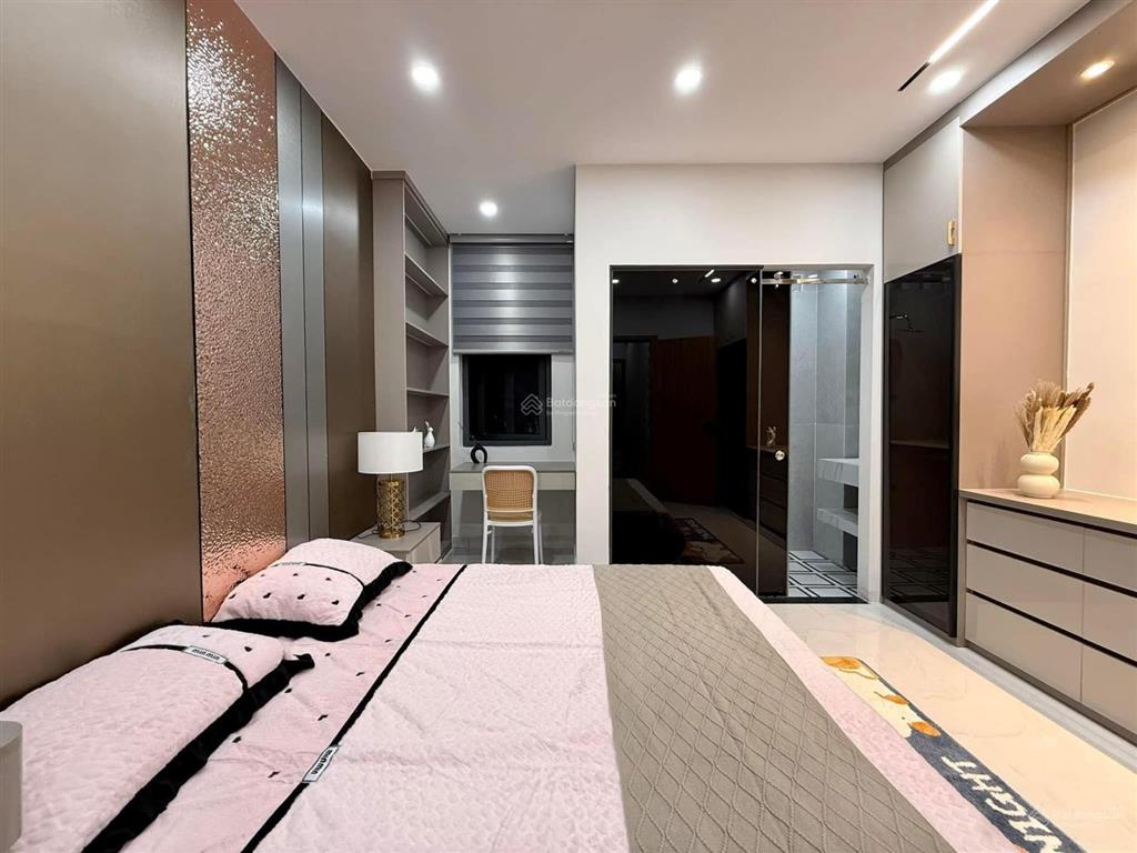 Chính chủ cần bán ngộp căn siêu dài dt khủng lê văn sỹ, p14, q3, 63.28m2,giá 4 tỷ 350 sổ hồng riêng