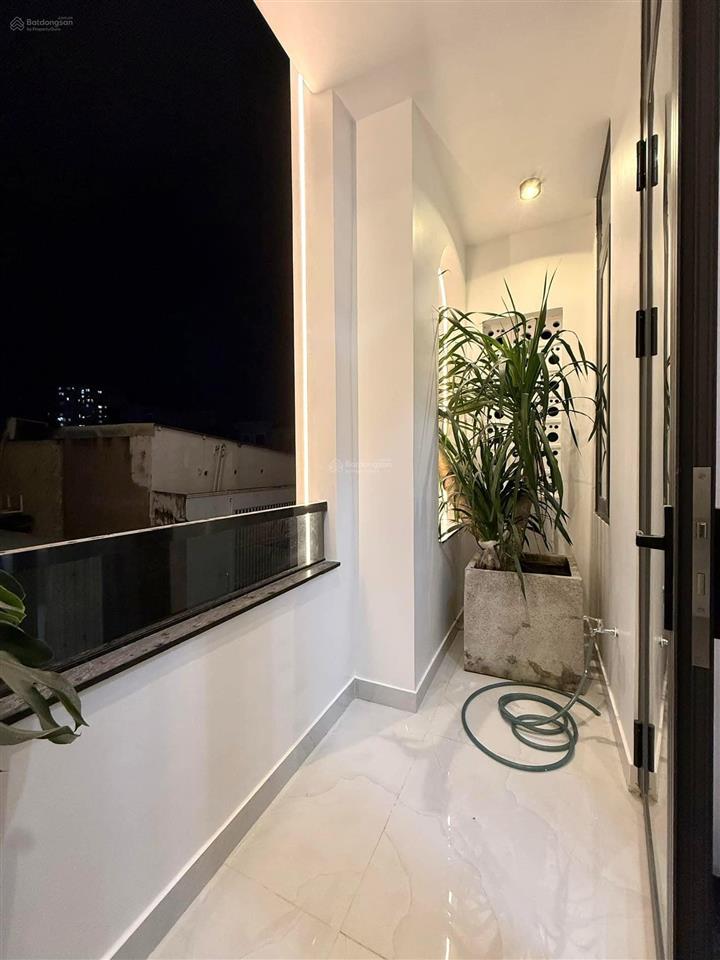 Chính chủ cần bán ngộp căn siêu dài dt khủng lê văn sỹ, p14, q3, 63.28m2,giá 4 tỷ 350 sổ hồng riêng