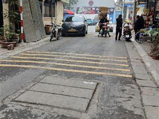 Bán gấp nhà pháo đài láng đường ô tô tải , 70m, 5 tầng, 23 tỷ.