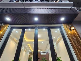 Nhà ngõ phố kim mã, 30m ra mặt phố, 6 tầng, 70m2, 21 tỷ