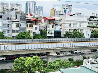 Bán nhà mặt phố đê la thành, lô góc, 3 thoáng, gần hồ hoàng cầu, dt 75m2, mt gần 6m,  39 tỷ.