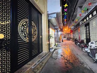 Dòng tền 1,8 tỷ/năm bán tòa căn hộ dv  lô góc  ngõ 130 phố trung phụng 7 tầng 96m2  27.8 tỷ.