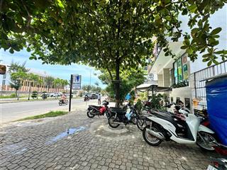 Chủ gửi bán lô đất 3 mặt tiền diện tích gần 200m2 vị trí siêu đẹp view trực diện biển