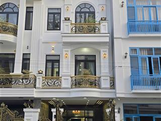 Nhà đẹp thiết kế tân cổ điển đường 7m5 cách biển chỉ 300m, đầy đủ nội thất