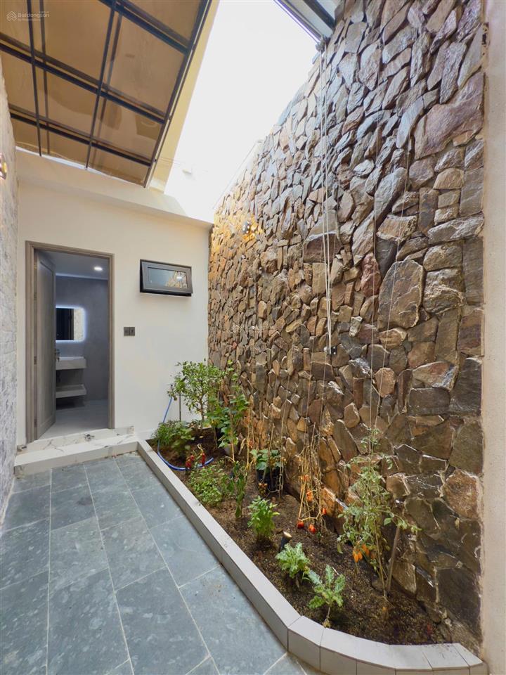 Nhà 3 tầng thiết kế sân vườn thiết kế wabi  sabi, dt gần 130m2