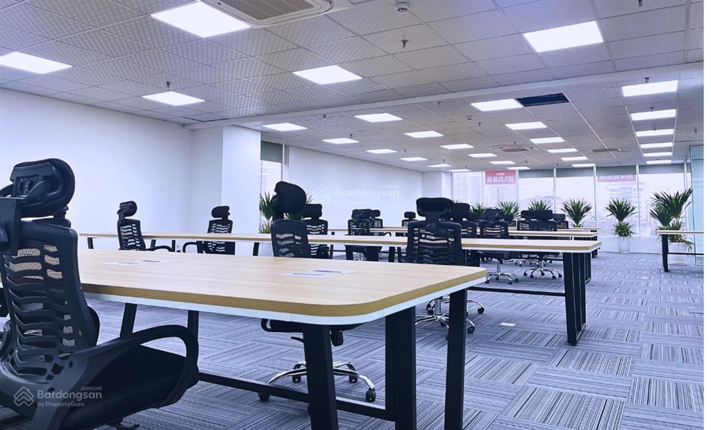 550m2 cắt lẻ cho thuê giá 220nghìn/m2/th đã setup nội thất tại geleximco đường giải phóng