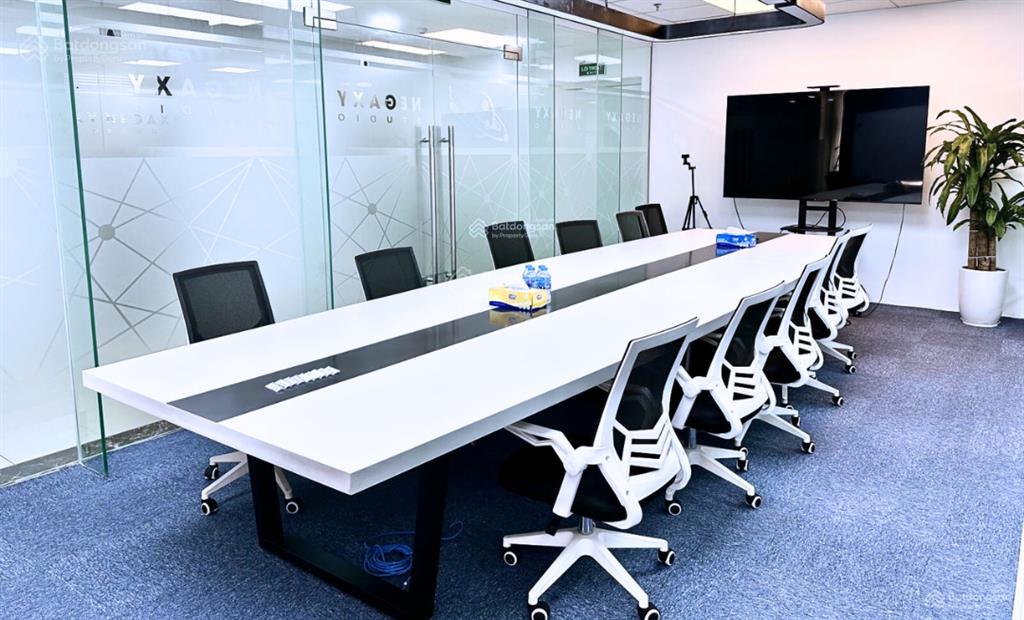 500m2 có cắt từ 200m2 cho thuê giá 265k/m2/th đã setup nội thất tại hud tower lê văn lương