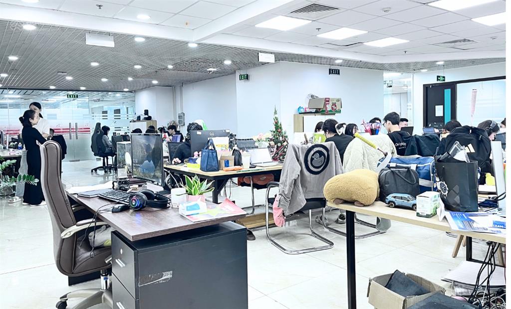 550m2 cắt nhỏ từ 100m2 giá 240k/m2/th, sẵn nội thất gold tower 275 nguyễn trãi