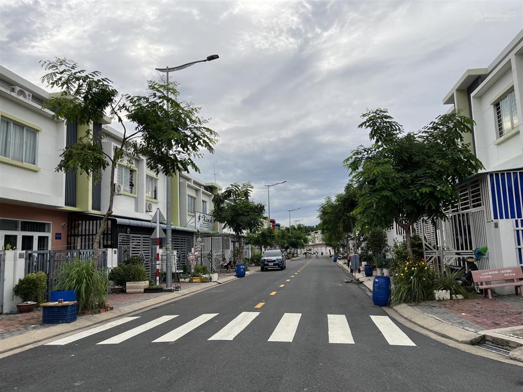 Bán gấp nhà riêng ecolakes mỹ phước, 2,5 tỷ, 135m2, 2pn + 3wc, bến cát, bình dương